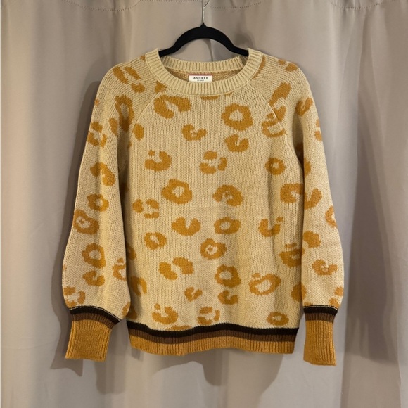 Andree Mango Cream and Orange Crew Neck Sweater with Retro Floral Design - Picture 1 of 6